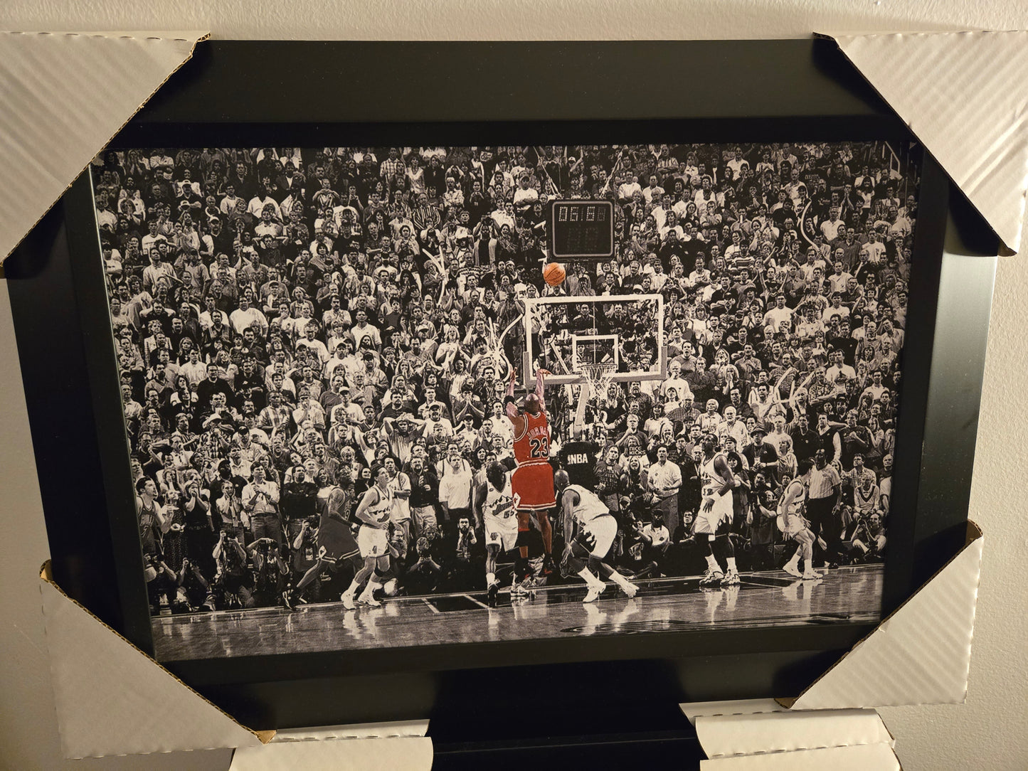 21x16 Basketball Chicago Bulls Michael Jordan Last Shot Textured Fine Art Print