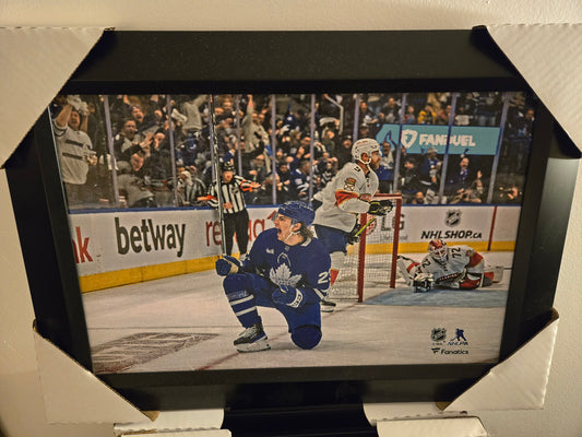 21x16 NHL Toronto Maple Leafs Matthew Knies Textured Fine Art Print