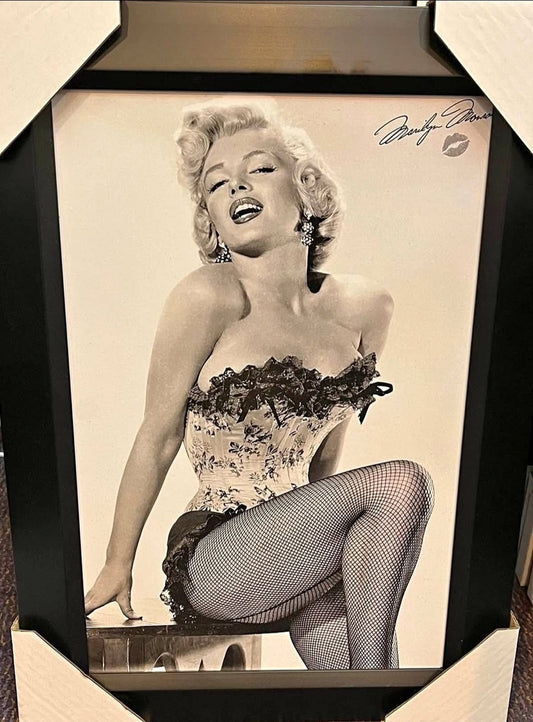 21x16 Marilyn Monroe Textured Fine Art Print Frame