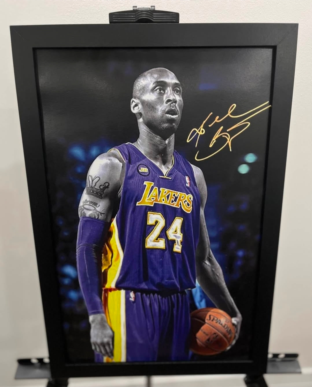 19x13 Los Angeles Lakers Kobe Bryant Facsimilie Autograph Frame