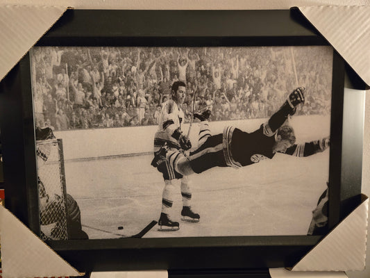 21x16 NHL Boston Bruins Bobby Orr Flying Goal Textured Fine Art Print